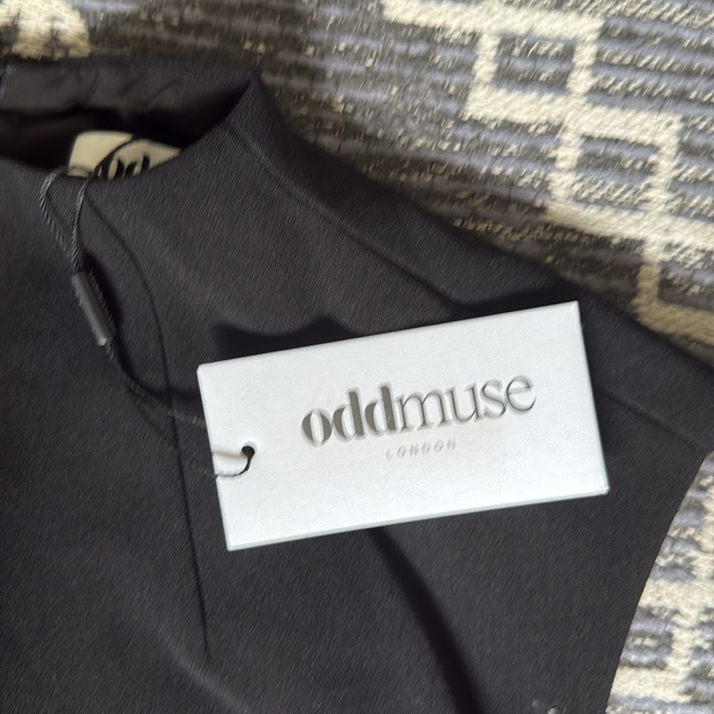 Odd Muse London The Ultimate Muse Structured Sleeveless Black Top Blouse Crepe - Picture 5 of 10